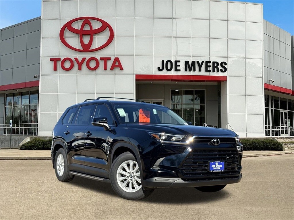 2026 Toyota Grand Highlander XLE photo 2