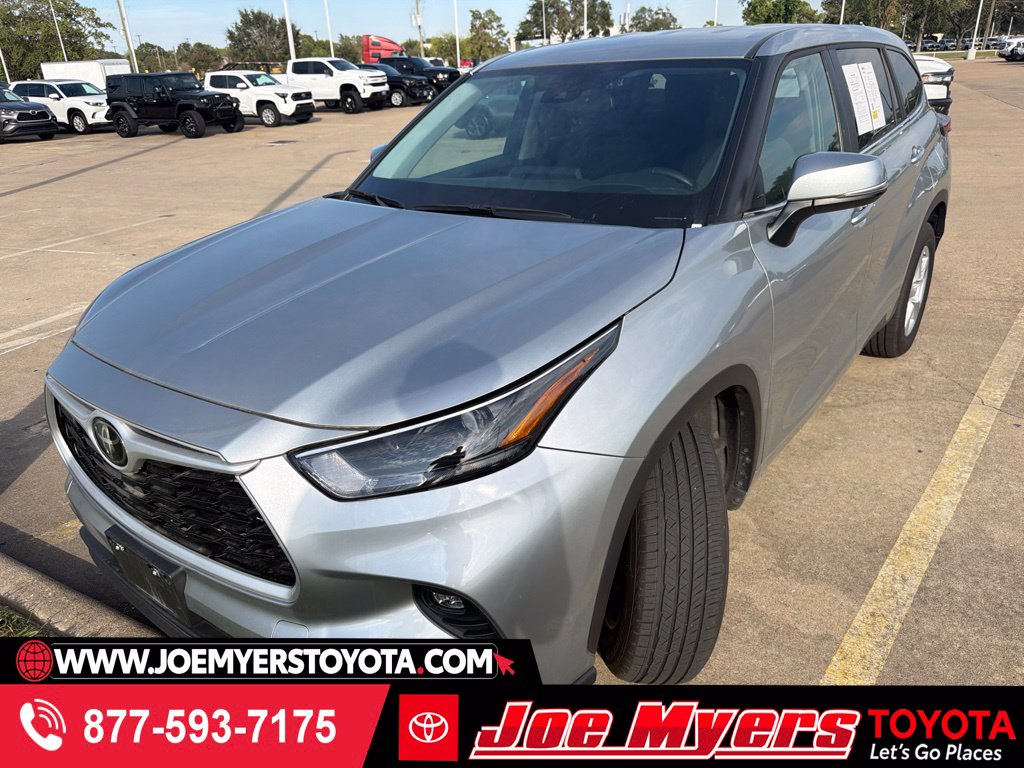 2025 Toyota Highlander LE