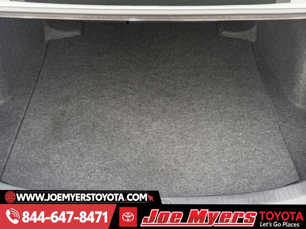 Used 2025 Ice Cap Toyota LE image 28