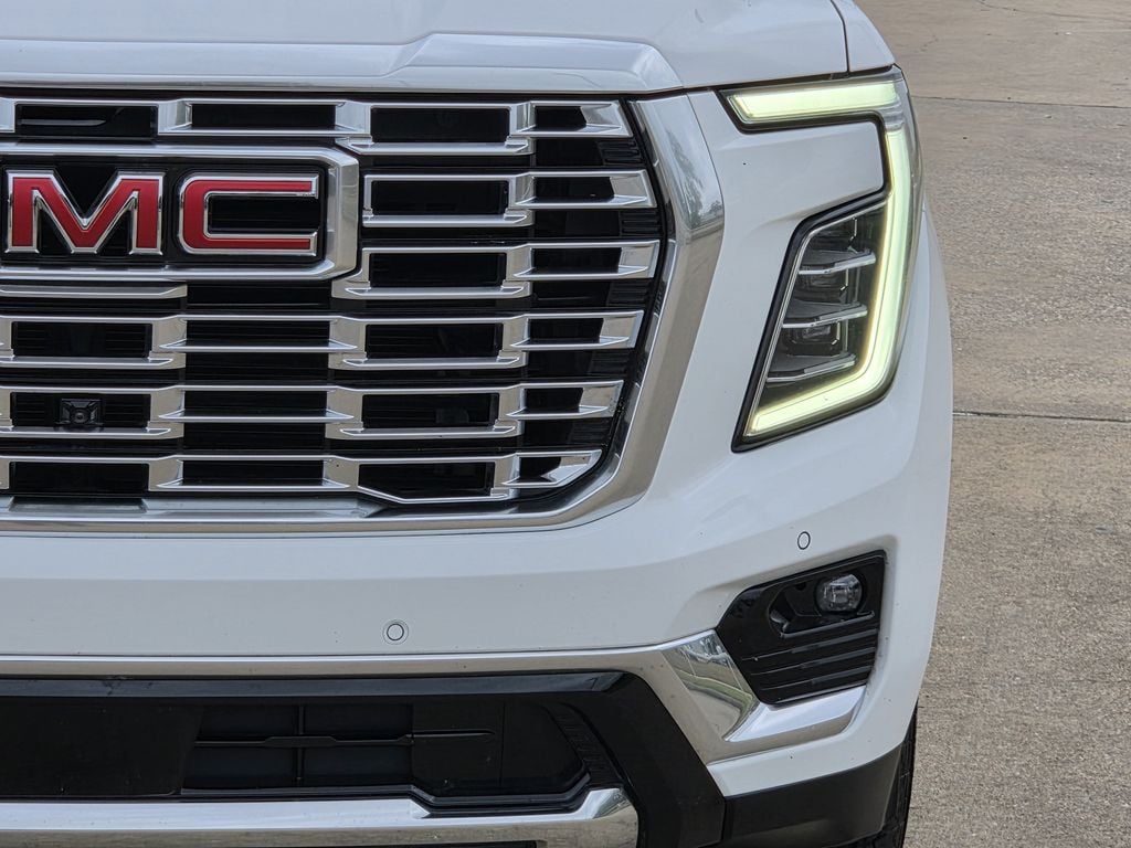 Used 2025 Summit White GMC Denali image 4