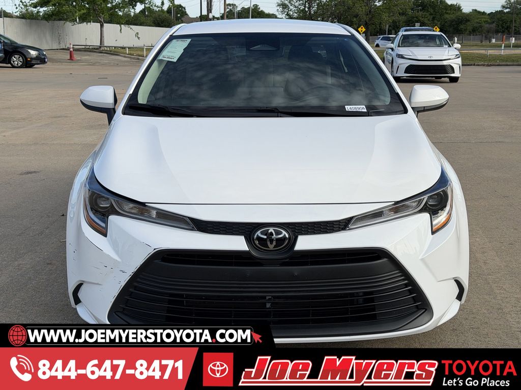 Used 2024 Ice Toyota LE image 3