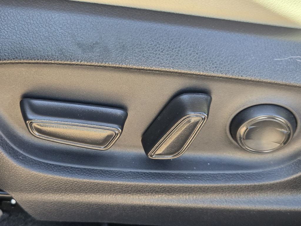 Used 2024 Celestite Toyota XLE image 28