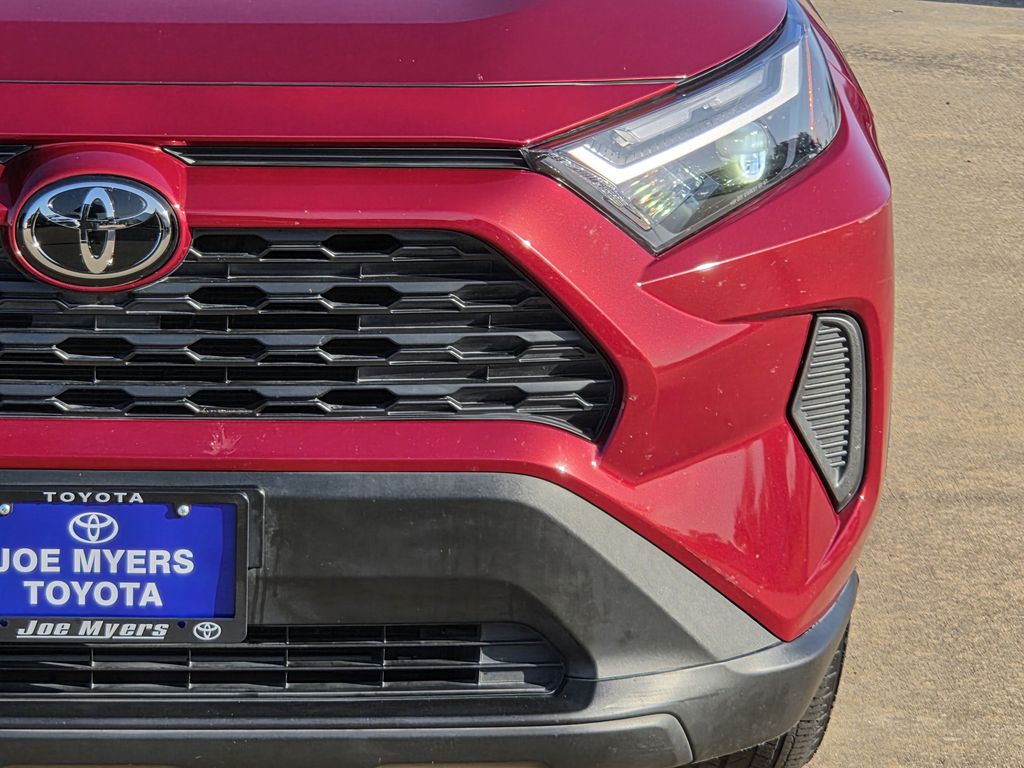 Used 2023 Pearl Toyota XLE image 4