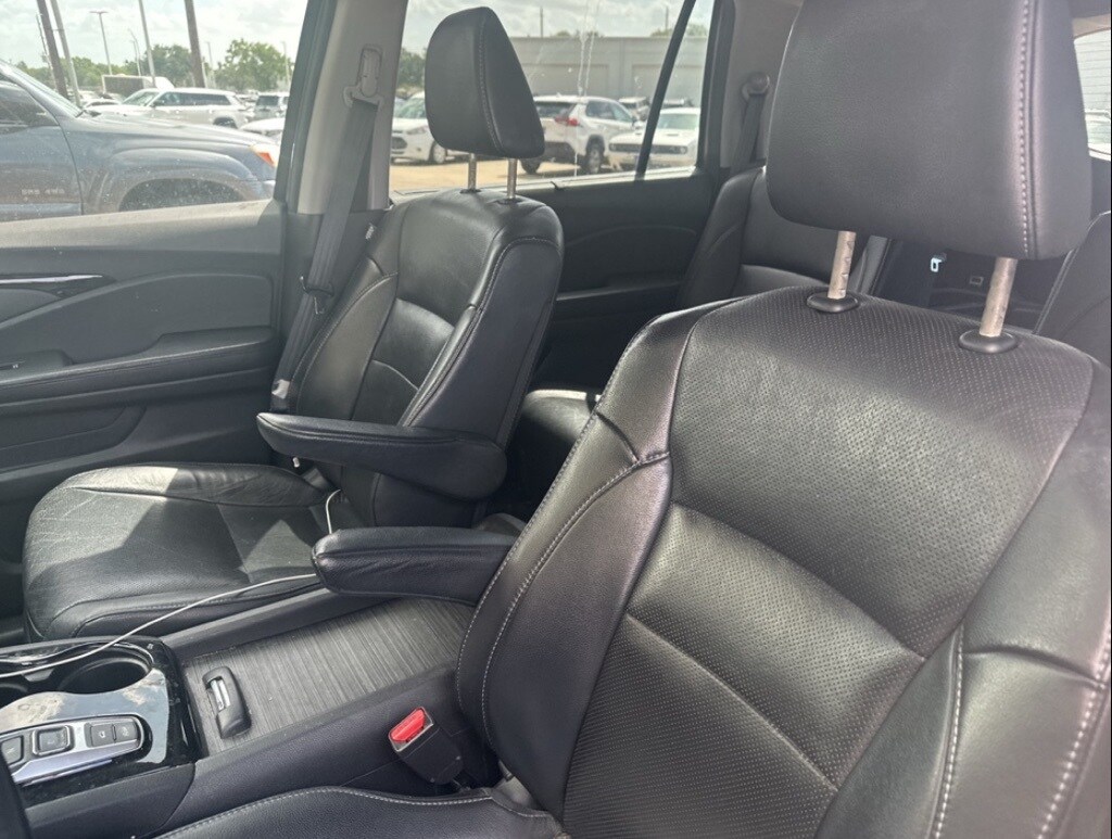 Used 2016 Honda Pilot Elite with VIN 5FNYF6H01GB117512 for sale in Houston, TX