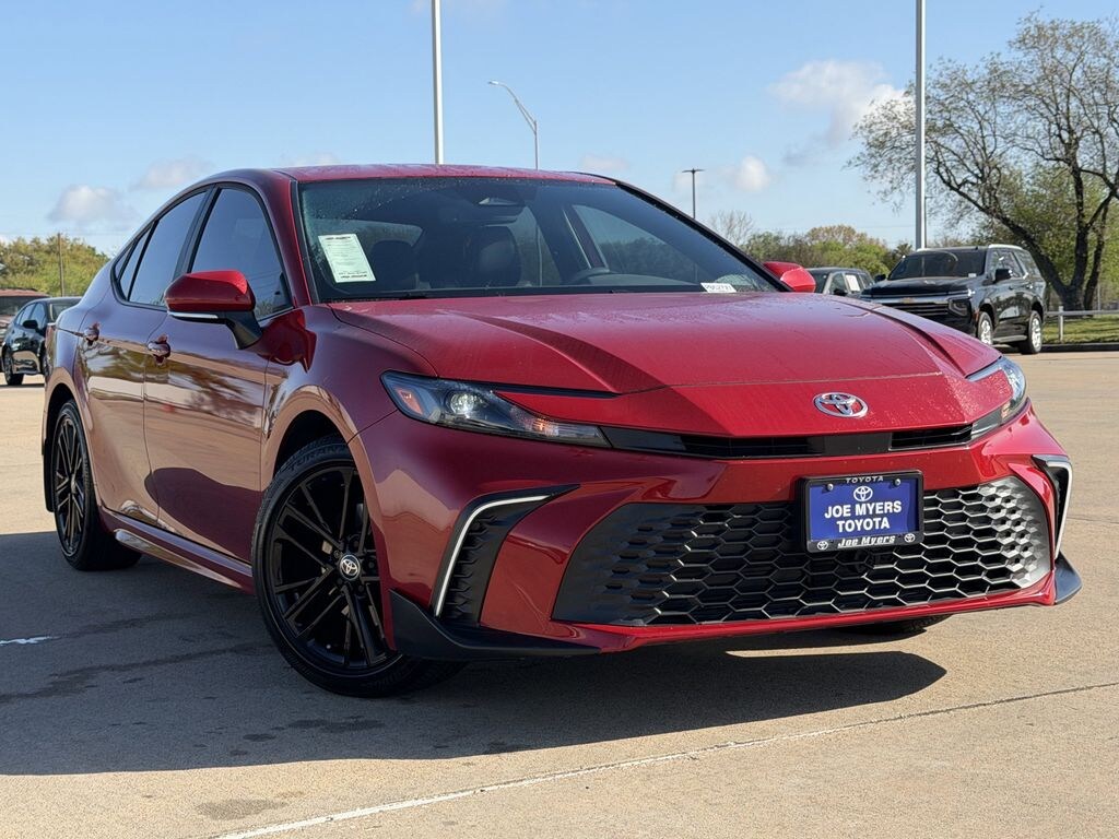 Used 2025 Toyota Camry SE Sedan