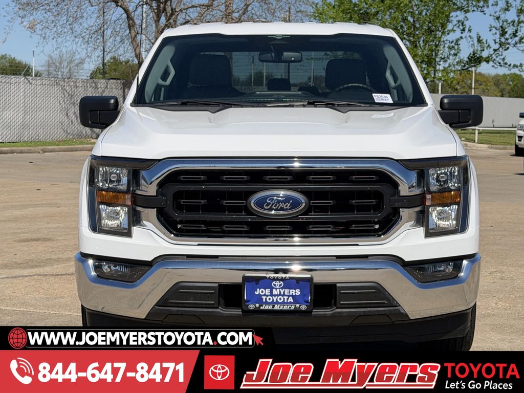 Used 2023 Oxford White Ford XLT image 3