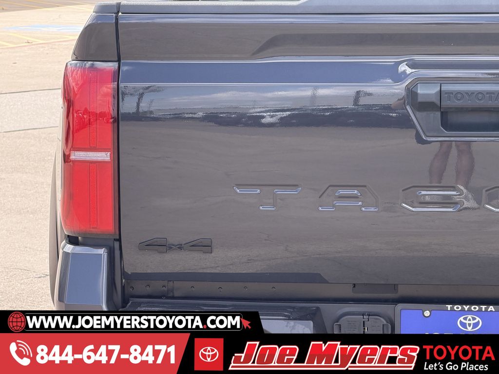 Used 2025 Underground Toyota SR5 image 10