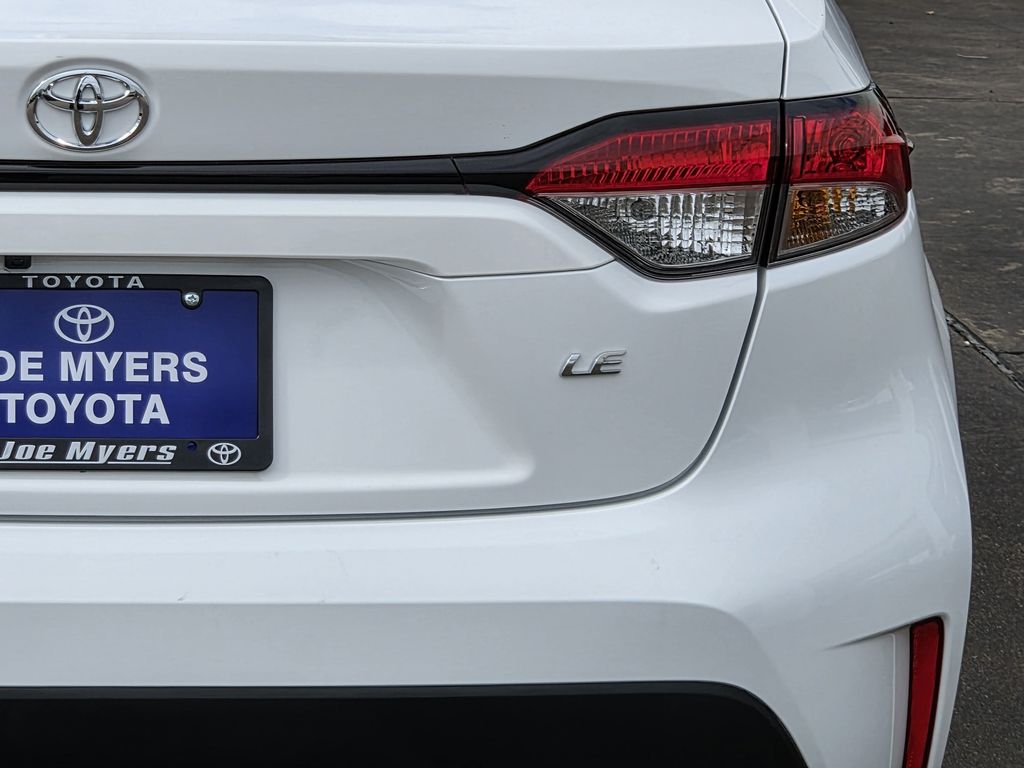 Used 2026 Ice Toyota LE image 9