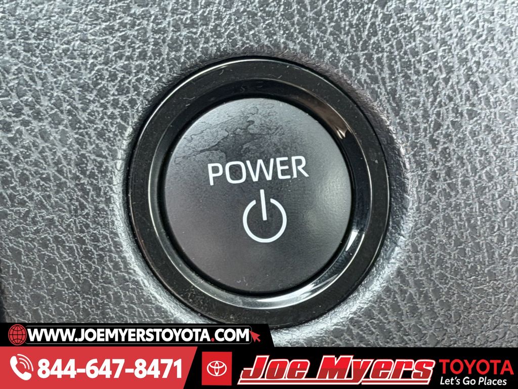 Used 2025 Ice Cap Toyota LE image 22