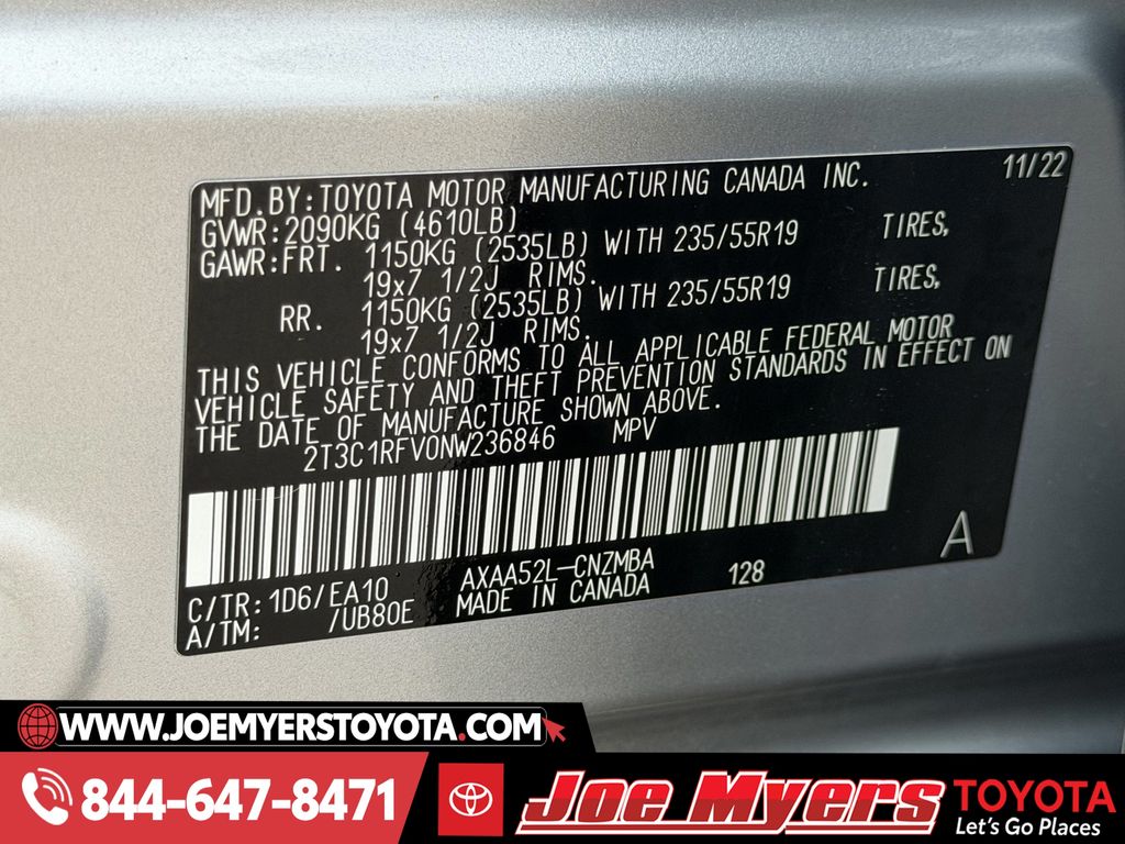 Used 2022 Silver Sky Metallic Toyota XLE Premium image 33