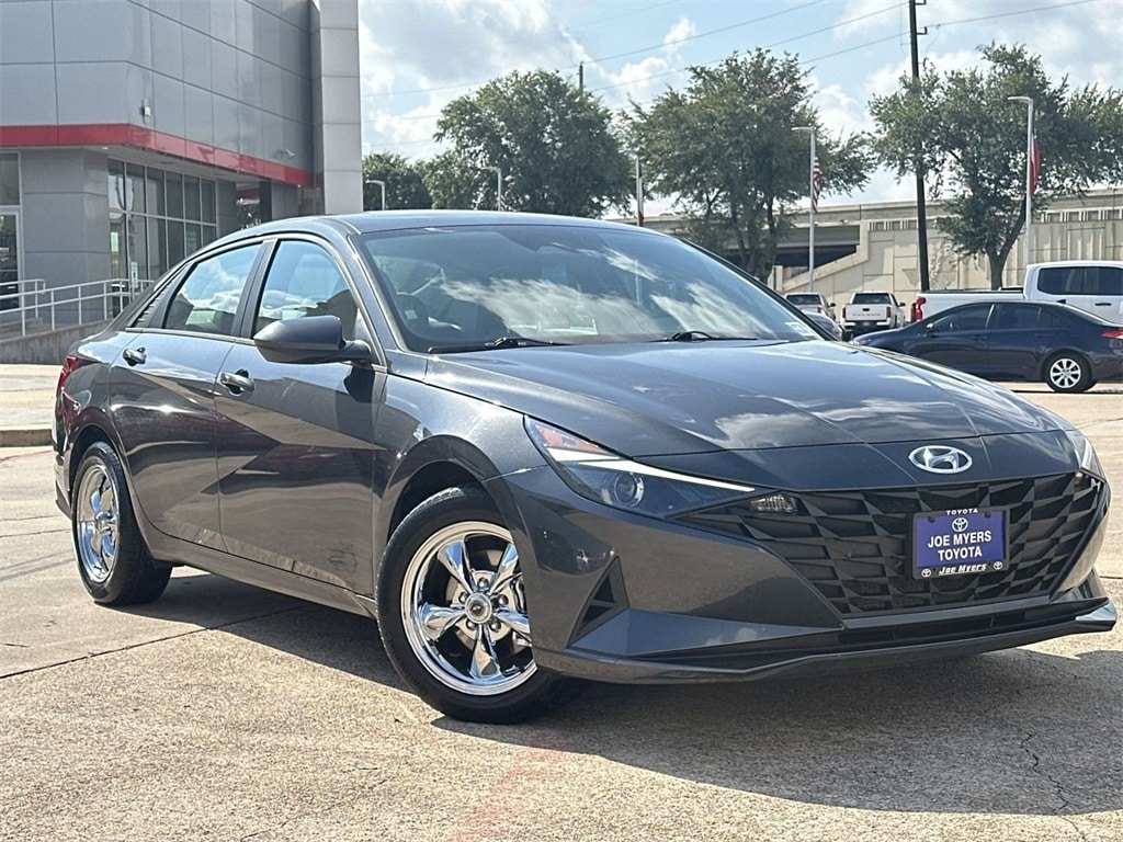 Used 2022 Hyundai Elantra SEL with VIN 5NPLM4AG9NH056811 for sale in Houston, TX