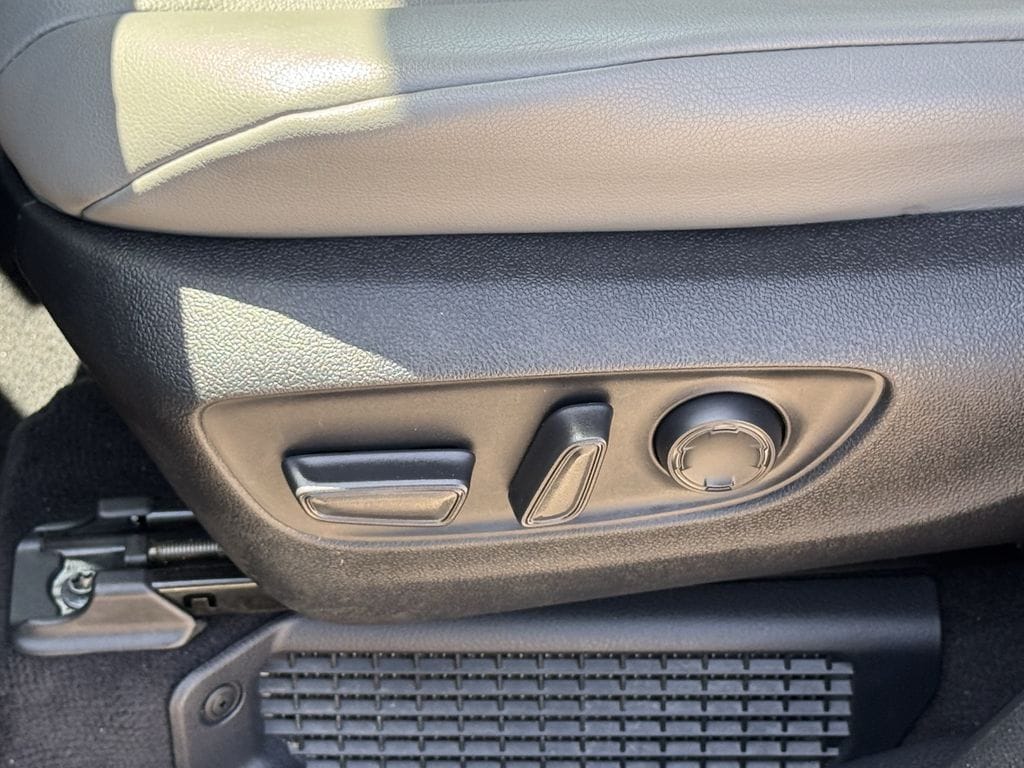 Used 2025 Midnight Black Metallic Toyota XLE image 24