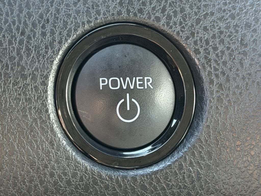 2025 Toyota Camry LE - Photo 22