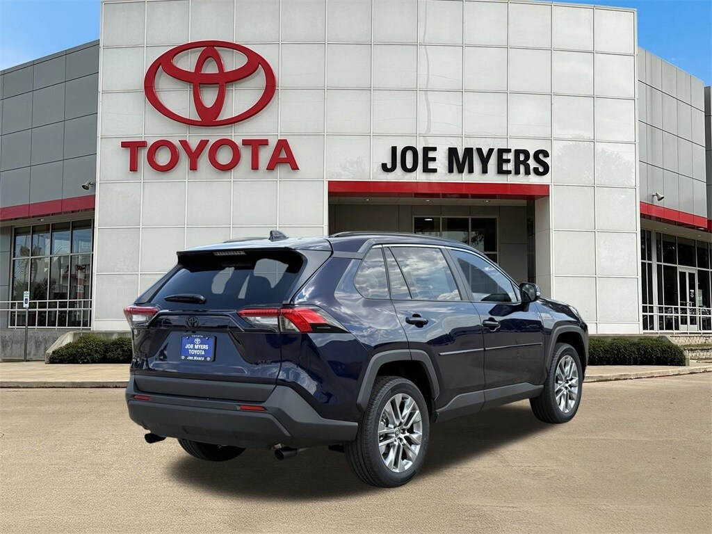 2025 Toyota RAV4 XLE Premium photo 4