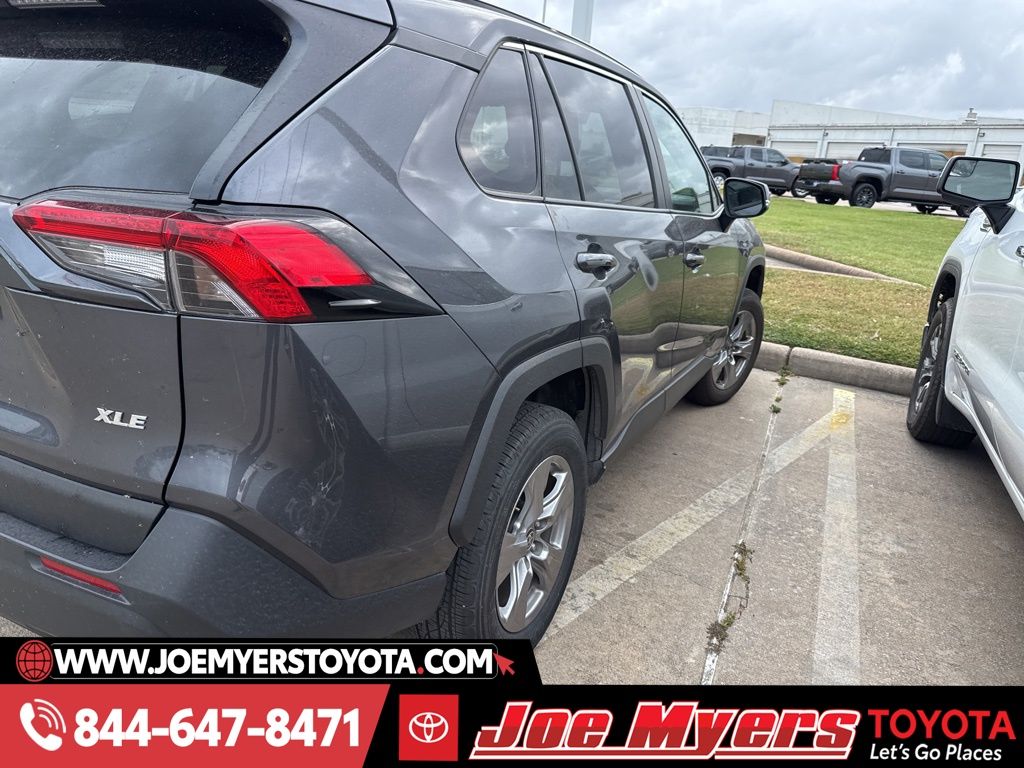 Used 2025 Gray Toyota XLE image 3