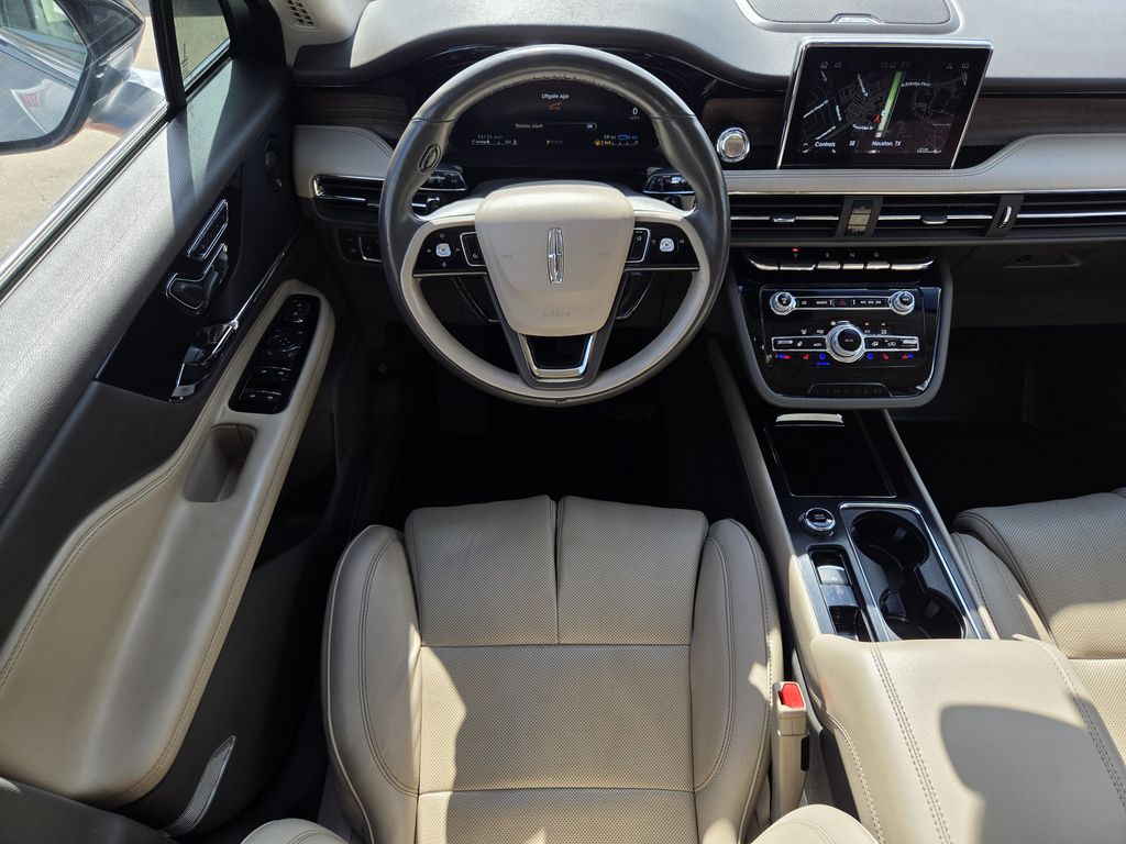 Used 2022 Radiance Metallic Lincoln Grand Touring image 13