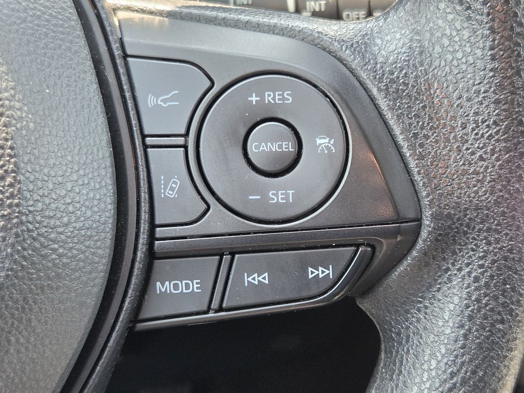 Used 2025 Silver Sky Metallic Toyota XLE image 23