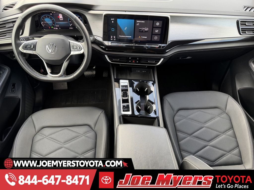 Used 2025 Deep Black Pearl Volkswagen 2.0T SE w/Technology image 13