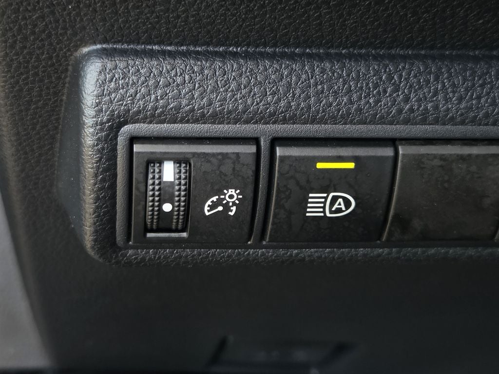 Used 2023 Blueprint Toyota LE image 25