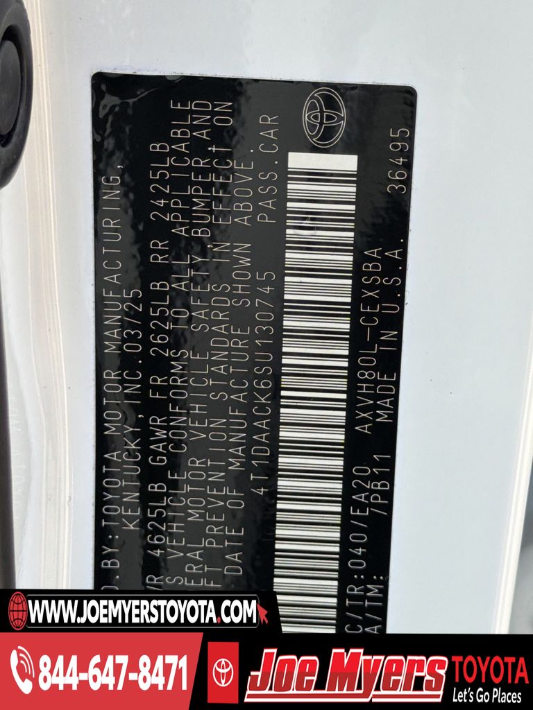 Used 2025 Ice Toyota SE image 32