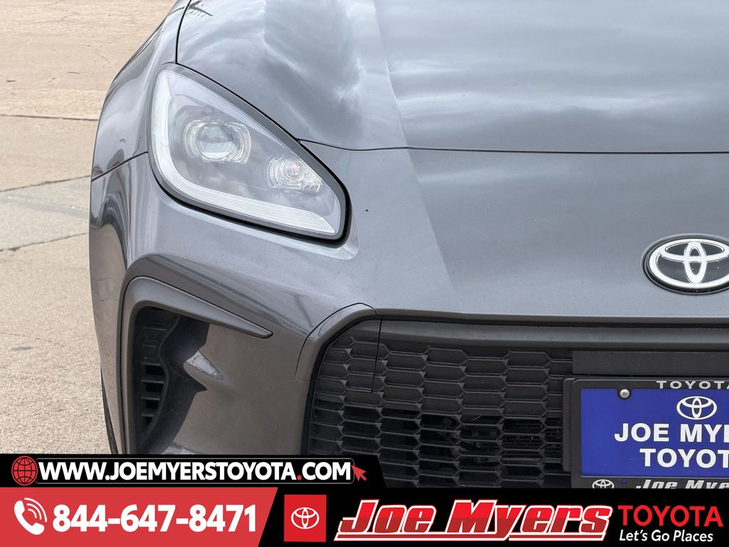 Used 2022 Pavement Toyota Premium image 5