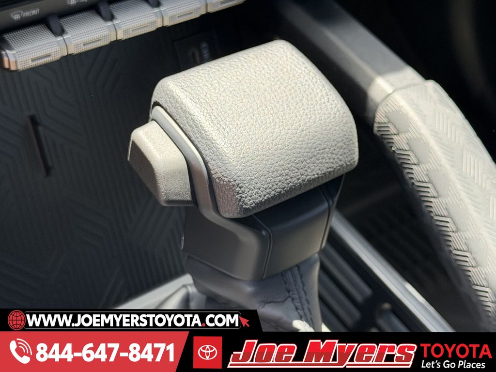 New 2026 Ice Cap Toyota SR5 image 19