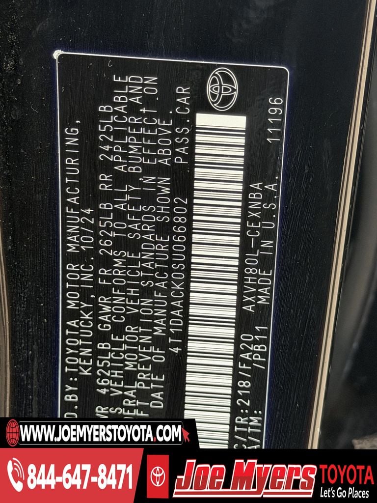 Used 2025 Midnight Black Metallic Toyota LE image 31