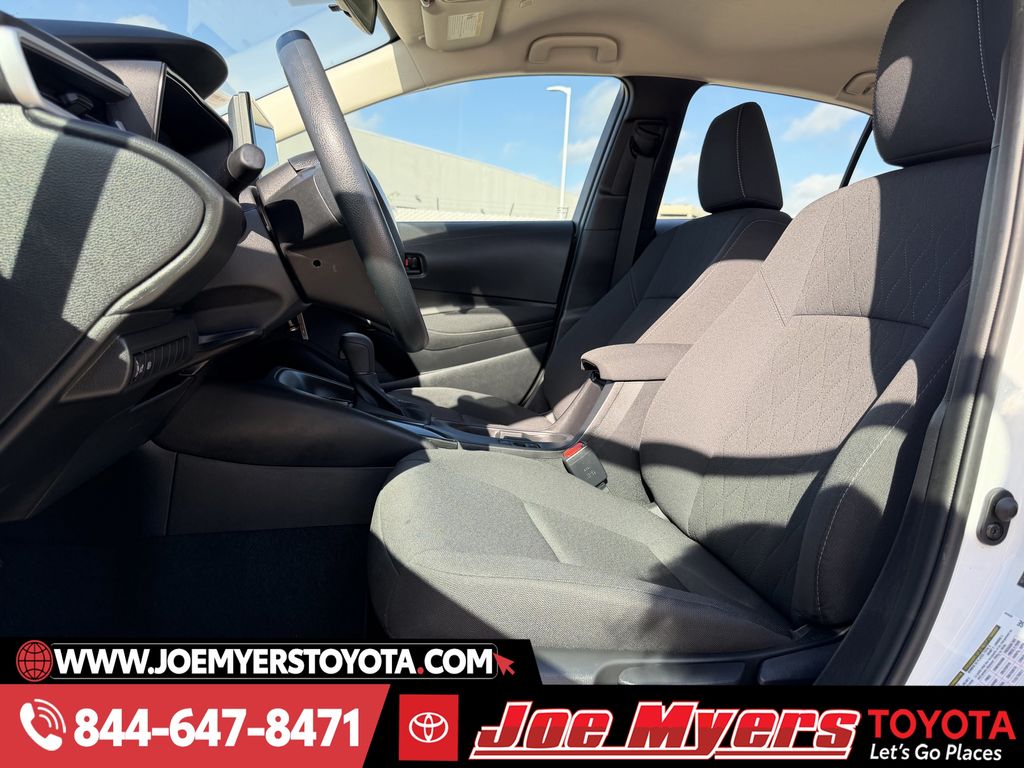 Used 2025 Ice Cap Toyota LE image 26