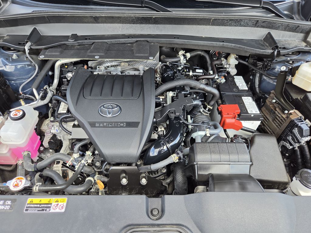 Used 2025 Cloud Toyota XLE image 32