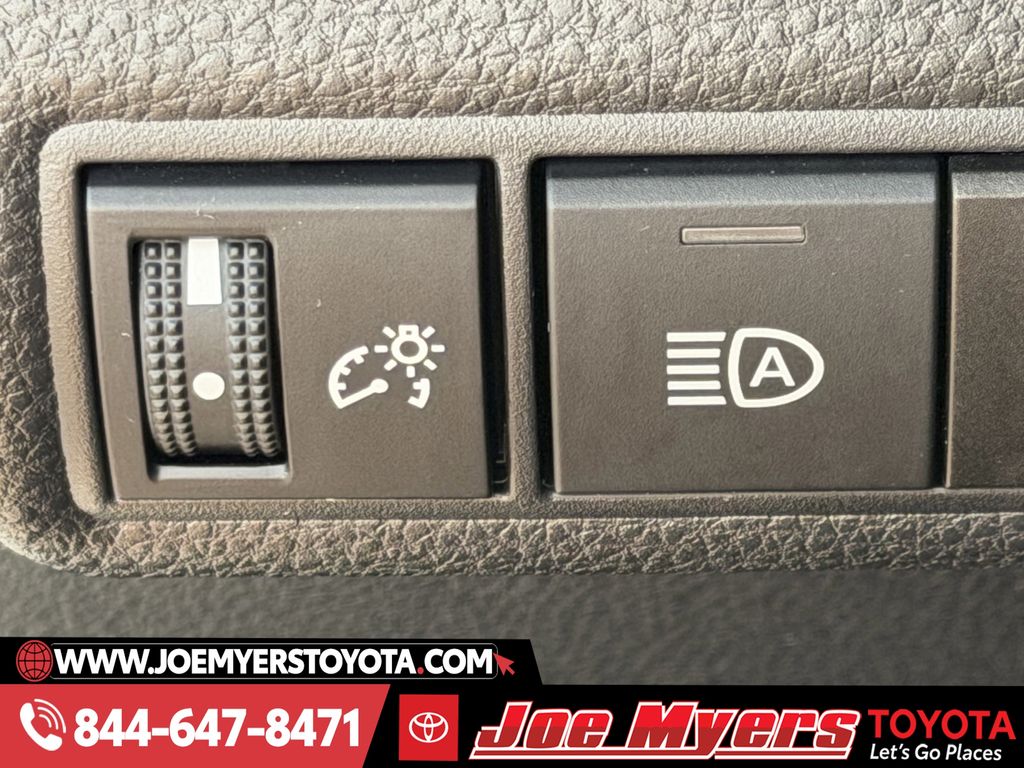 Used 2025 Ice Cap Toyota LE image 24