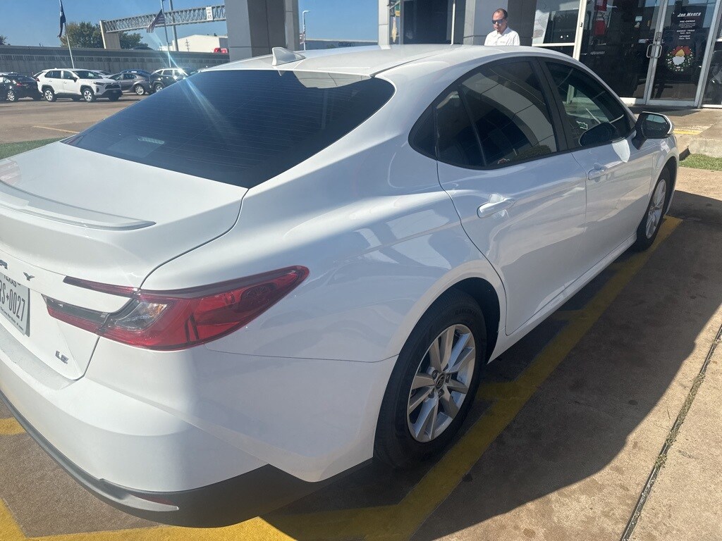 2026 Toyota Camry LE photo 3