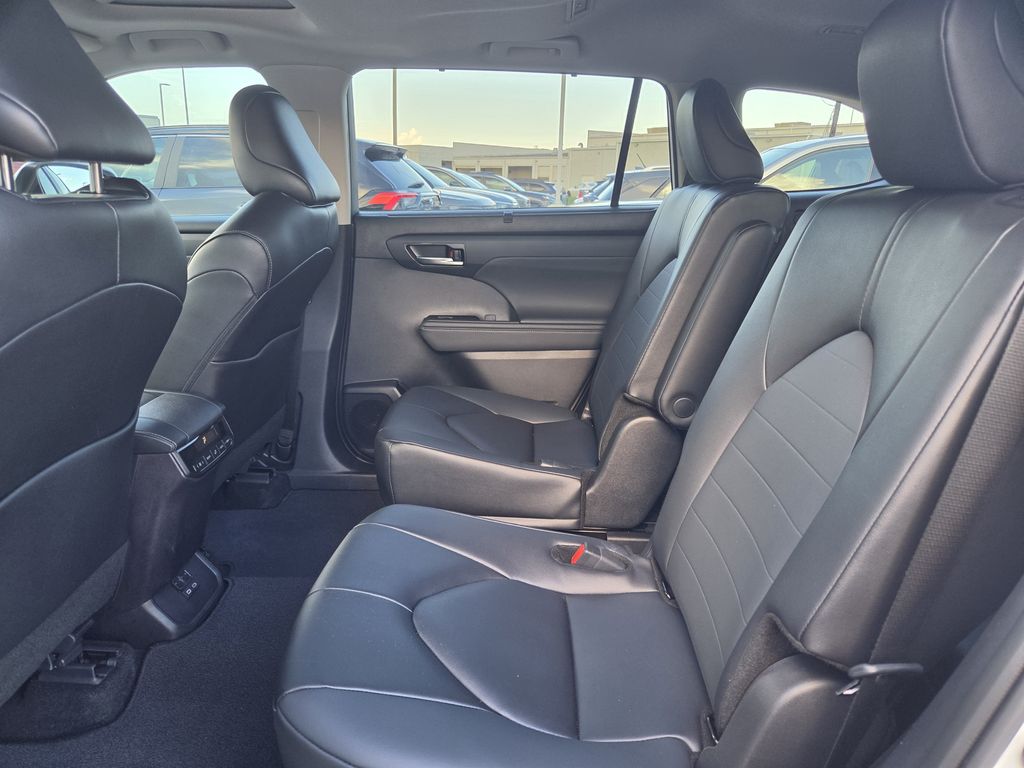 Used 2026 Pearl Toyota XLE image 30