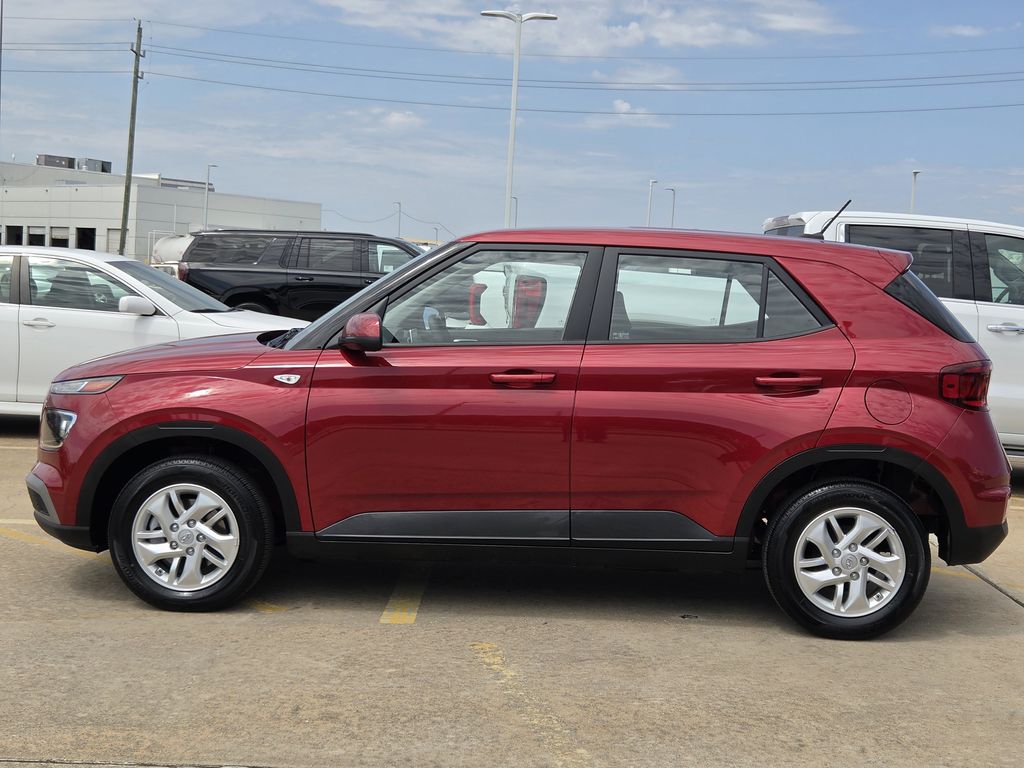 Used 2025 Ultimate Red Hyundai SE image 6