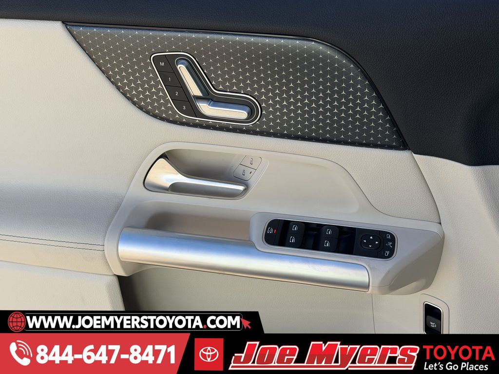 Used 2025 White Mercedes-Benz GLA 250 image 26