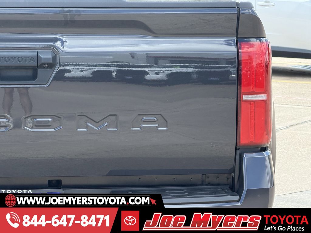 Used 2025 Underground Toyota SR5 image 9