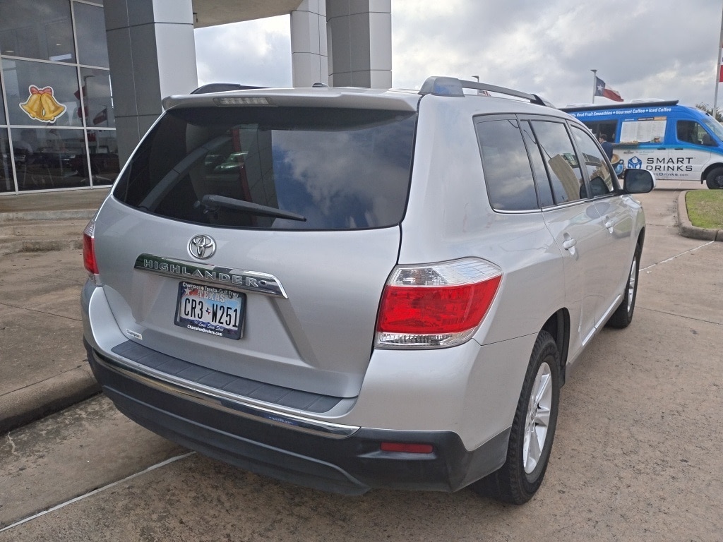 Used 2011 Toyota Highlander SE SUV