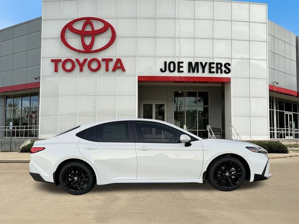 New 2026 Toyota Camry SE Sedan