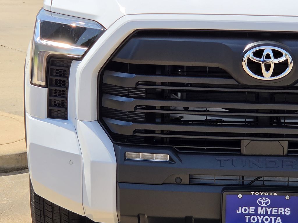 New 2026 Ice Cap Toyota SR5 image 5