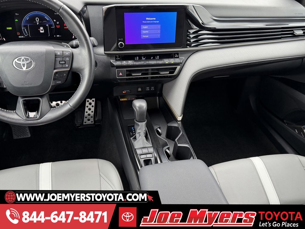 Used 2025 Ocean Gem Toyota SE image 17