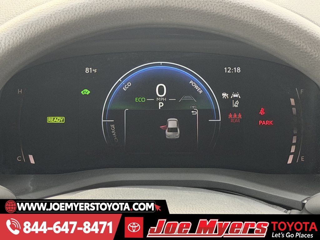 Used 2025 Ice Cap Toyota LE image 16