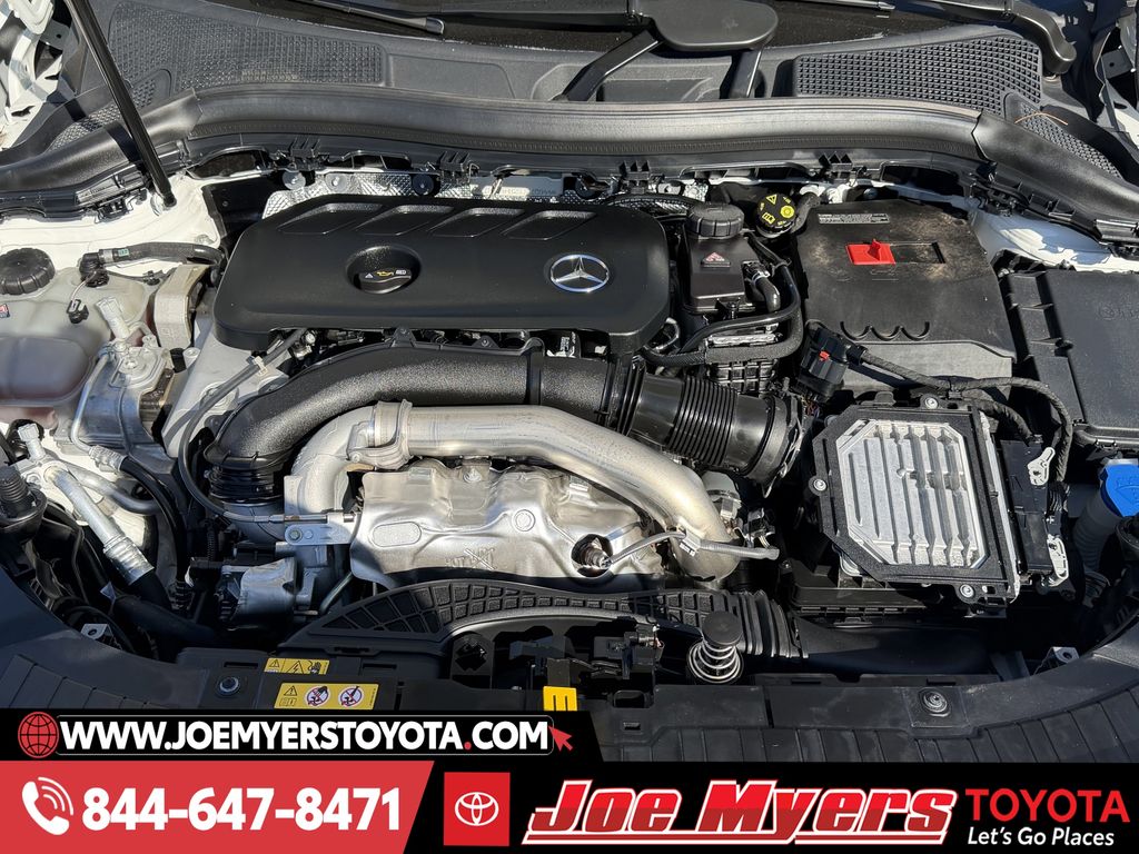 Used 2025 White Mercedes-Benz GLA 250 image 31
