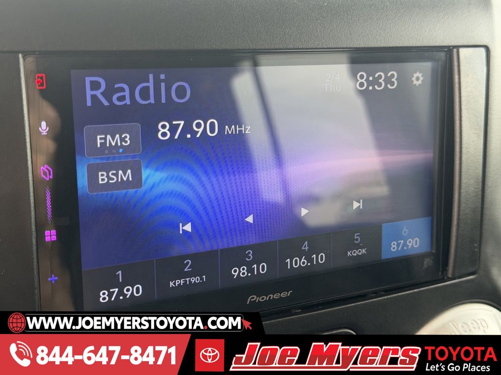 Used 2016 Hydro Blue Pearl Coat Jeep Unlimited Sahara image 18