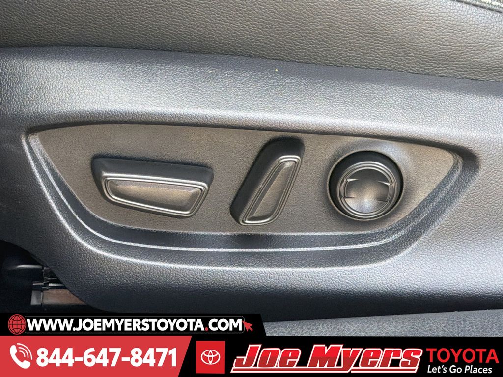 Used 2025 Ice Toyota SE image 28