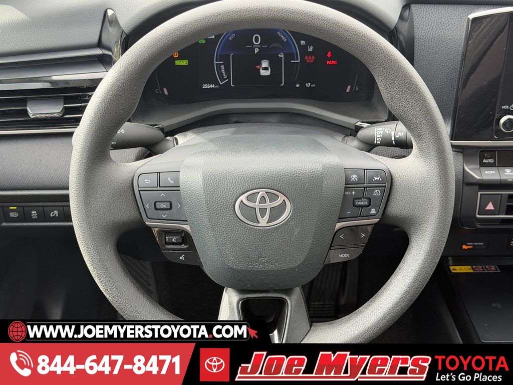 Used 2025 Ice Cap Toyota LE image 15