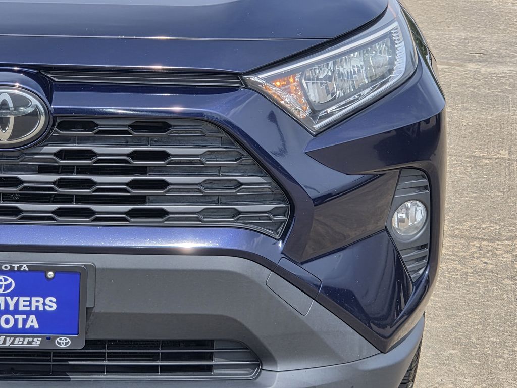 Used 2020 Blueprint Toyota XLE Premium image 4