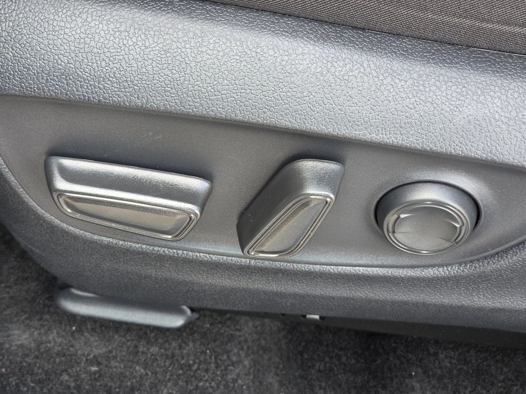 Used 2025 Silver Sky Metallic Toyota XLE image 28
