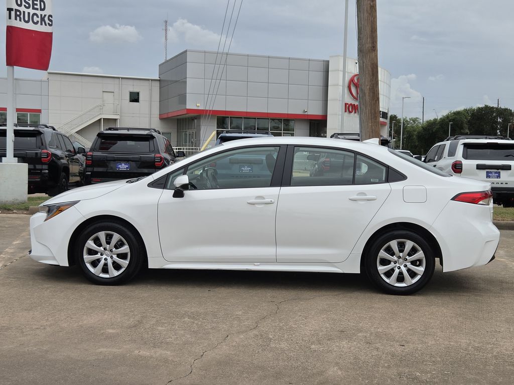 Used 2025 Ice Toyota LE image 6