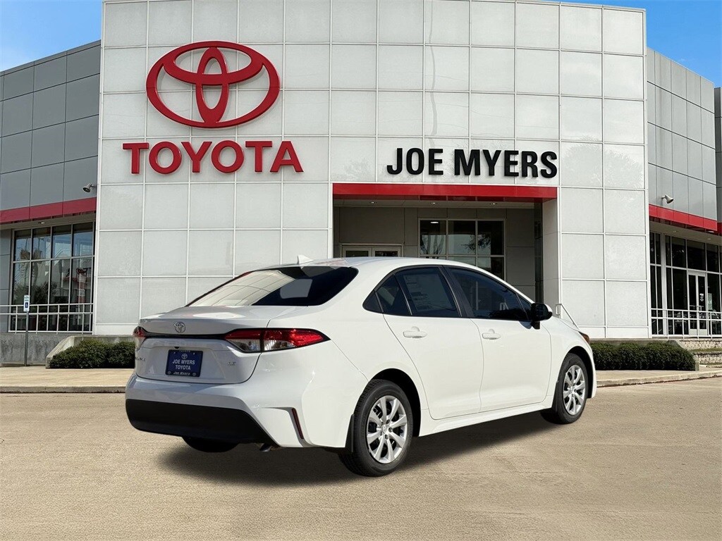 2026 Toyota Corolla LE photo 4