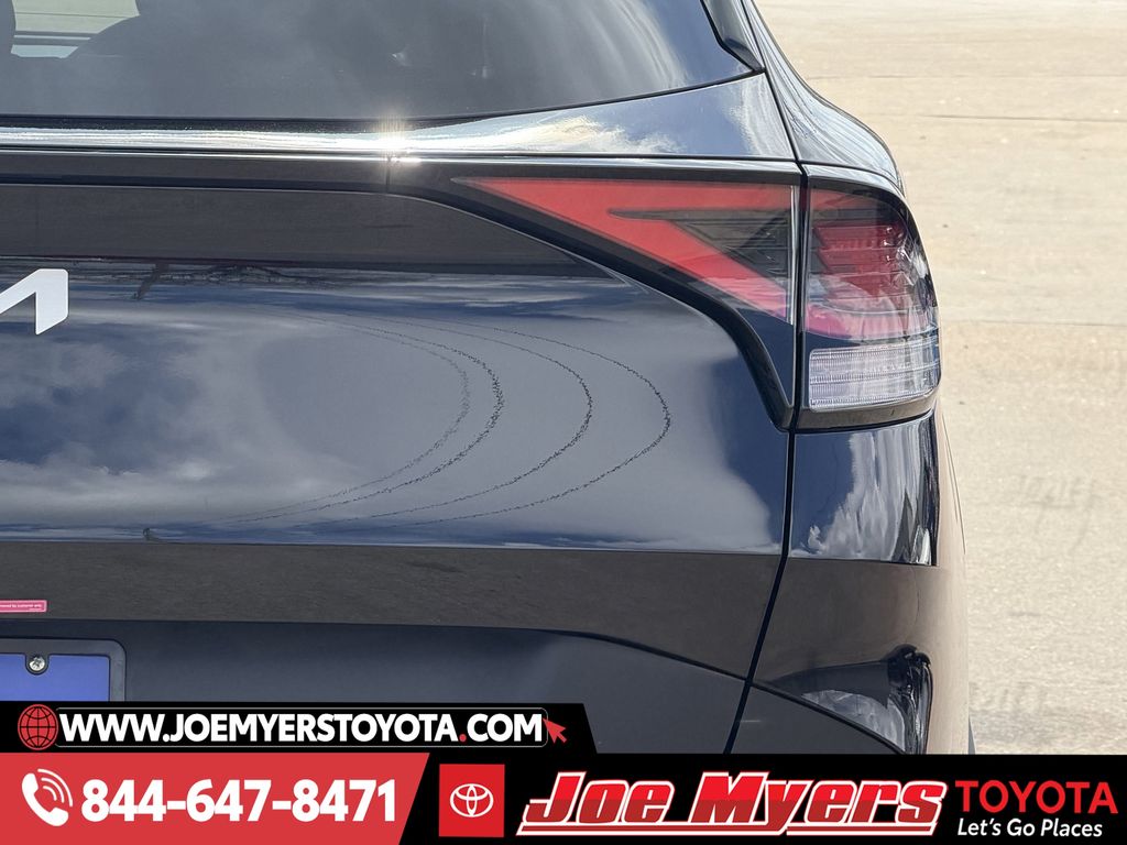 Used 2025 Ebony Black Kia LX image 9