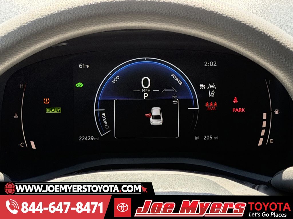 Used 2025 Ice Cap Toyota LE image 16